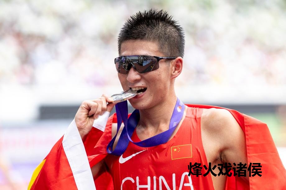 [图]中国选手王朝朝田径世锦赛男子20公里竞走摘银