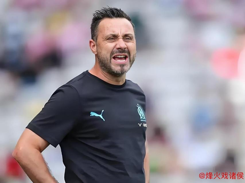 左右脚开弓 欧冠双响+MVP！前曼联天才乱杀：20场13球4助